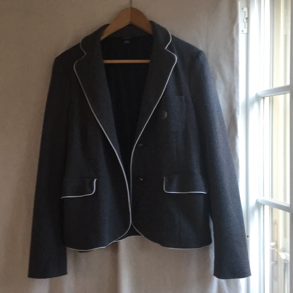 A chic, brand new Nautica women’s blazer